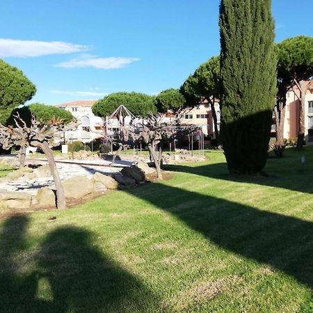 Very Cosy Apartment At 200 M From The Beaches La Londe-les-Maures Eksteriør billede