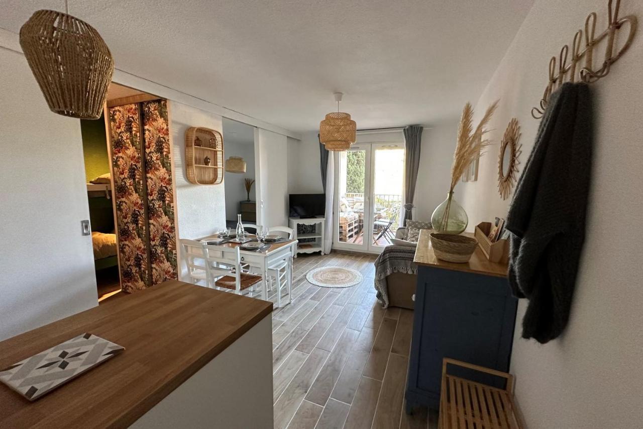 Very Cosy Apartment At 200 M From The Beaches La Londe-les-Maures Eksteriør billede
