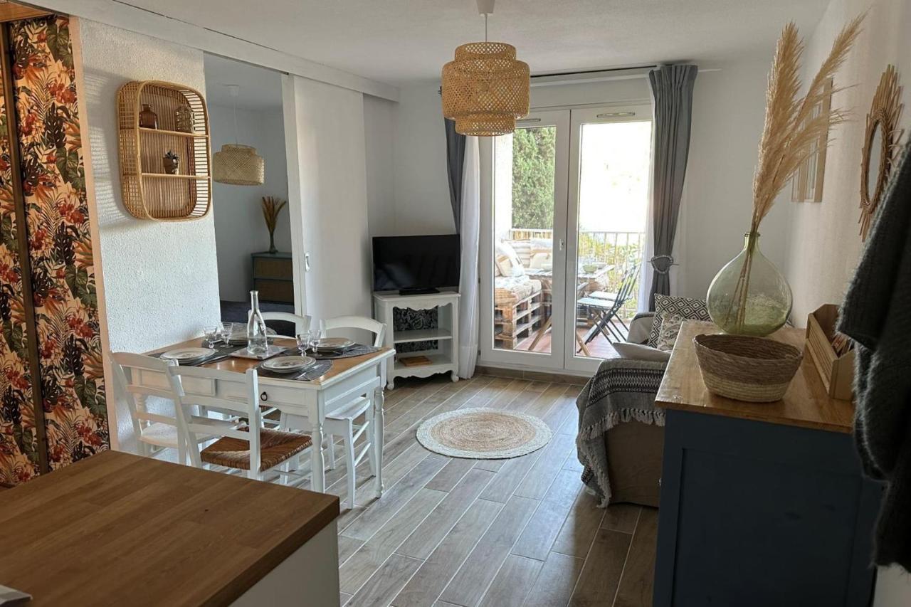 Very Cosy Apartment At 200 M From The Beaches La Londe-les-Maures Eksteriør billede
