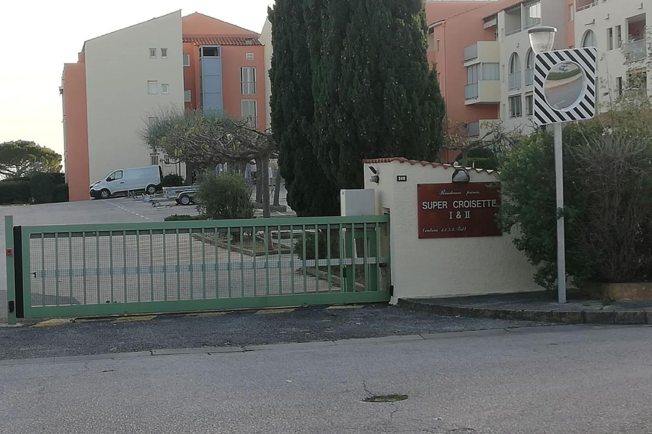 Very Cosy Apartment At 200 M From The Beaches La Londe-les-Maures Eksteriør billede