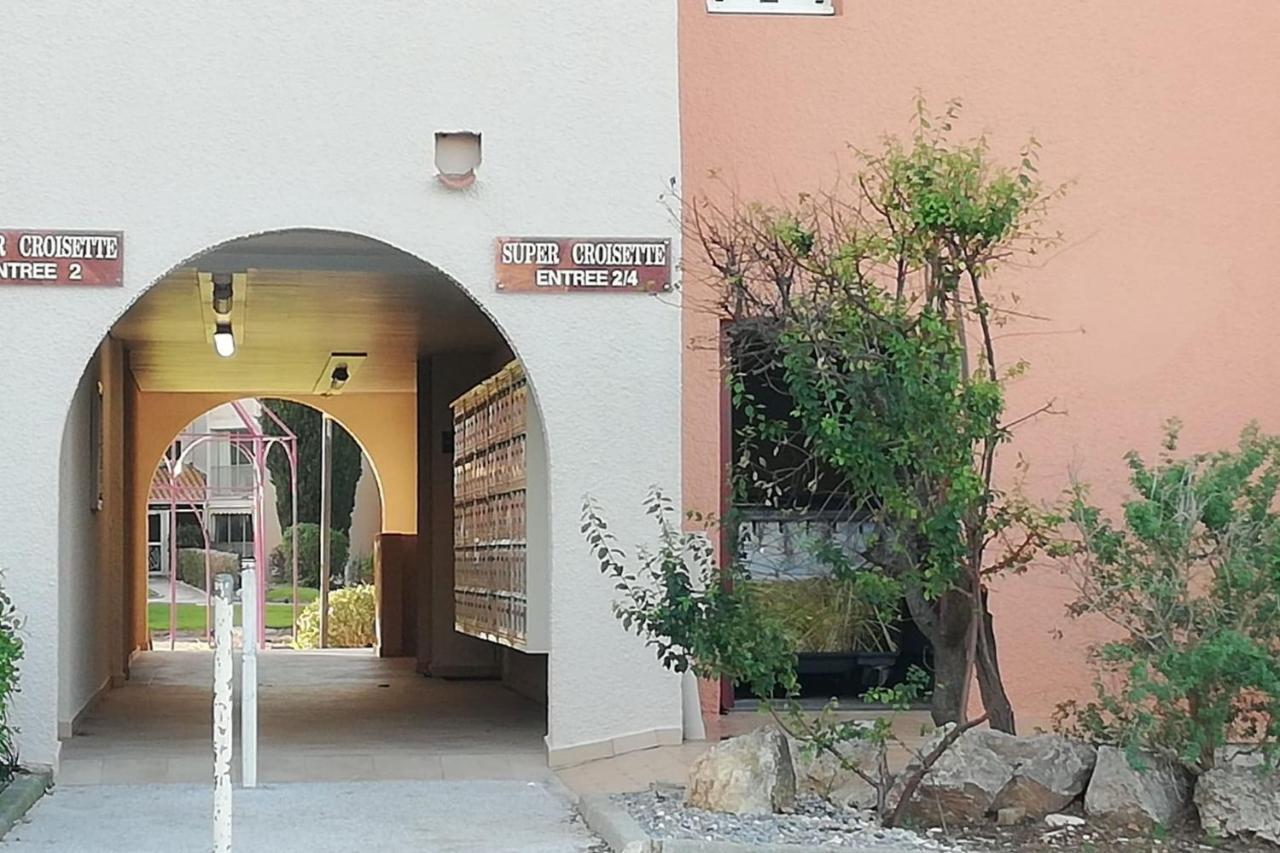 Very Cosy Apartment At 200 M From The Beaches La Londe-les-Maures Eksteriør billede